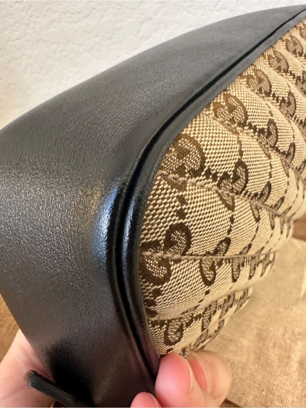 Gucci Beige GG Supreme Canvas Camera Bag with Black Trim - Picture 12 of 16